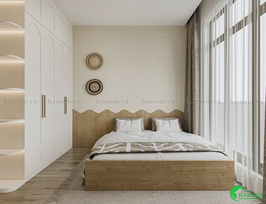 Thiết kế phòng ngủ nhà ống với vách ốp gỗ cao hơn so với đầu giường ngủ