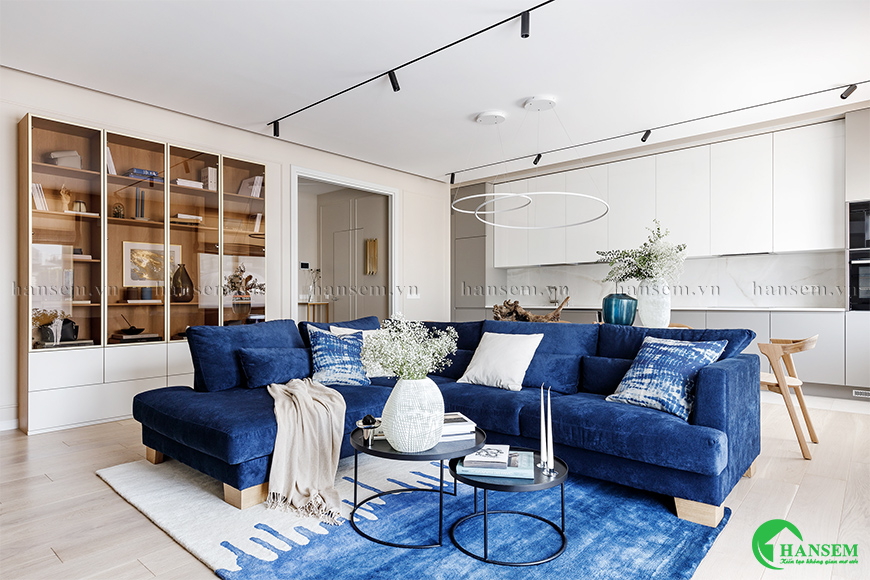 Không gian phòng khách liền bếp 50m2 với ánh sáng thiên nhiên lan tỏa đều tạo sinh khí năng lượng tích cực